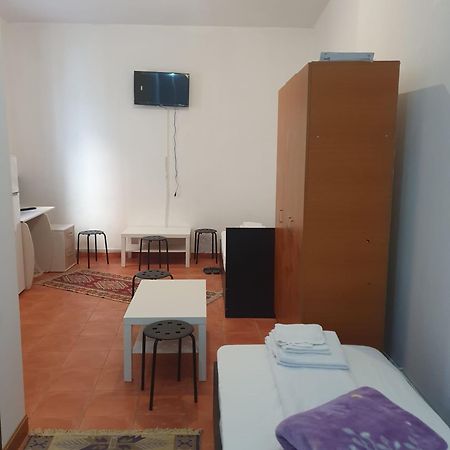Cazare - Accommodation Бухарест Екстер'єр фото