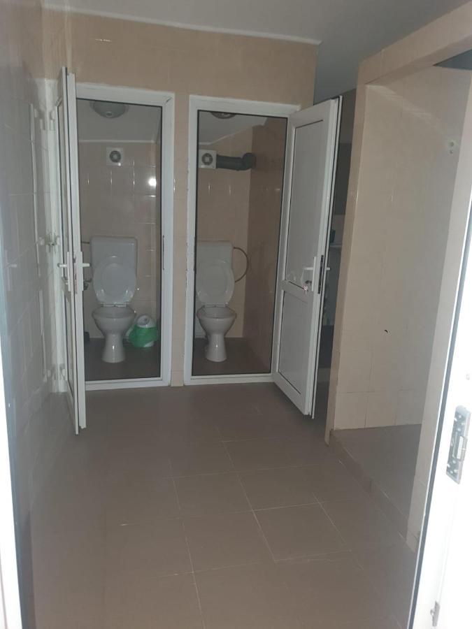 Cazare - Accommodation Бухарест Екстер'єр фото