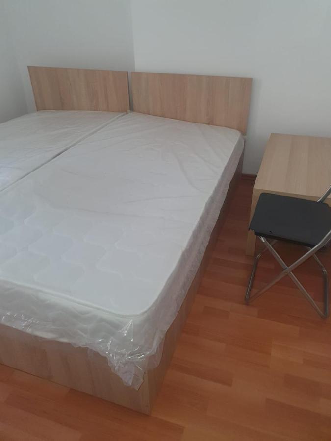 Cazare - Accommodation Бухарест Екстер'єр фото