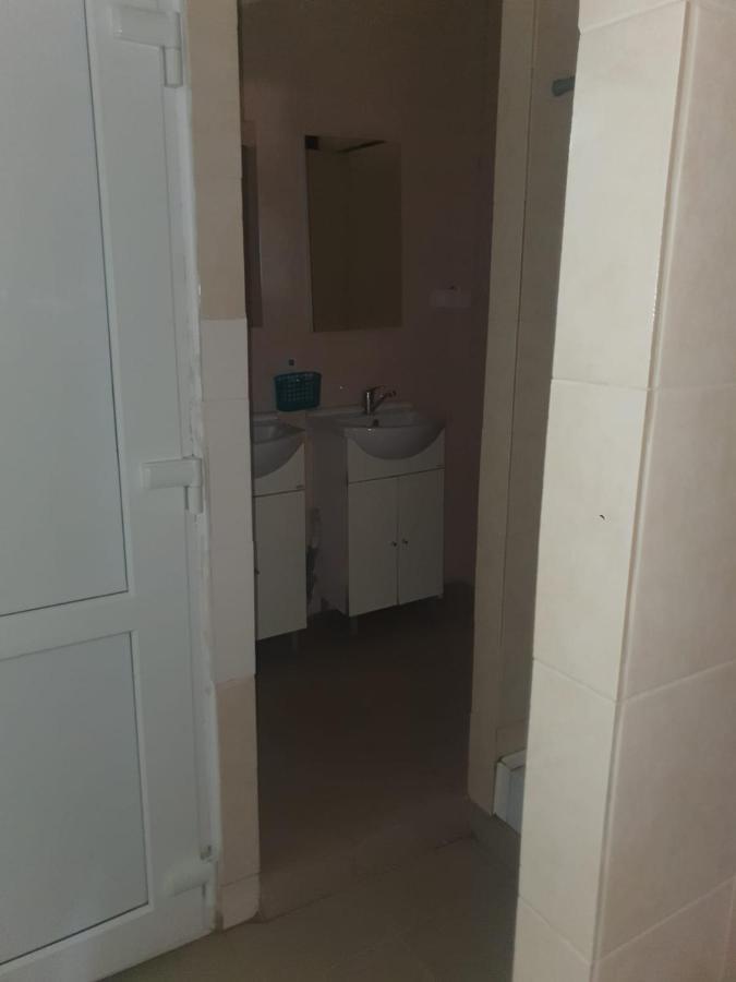Cazare - Accommodation Бухарест Екстер'єр фото