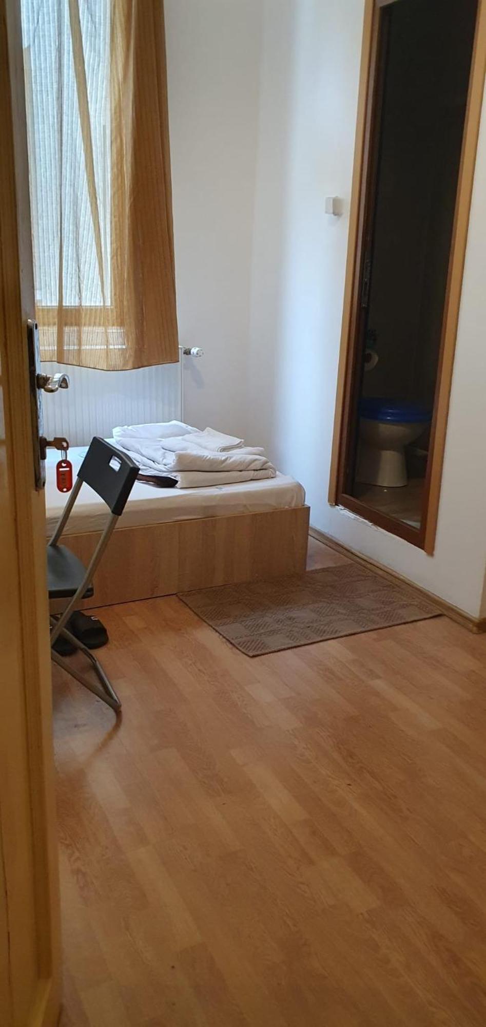 Cazare - Accommodation Бухарест Екстер'єр фото