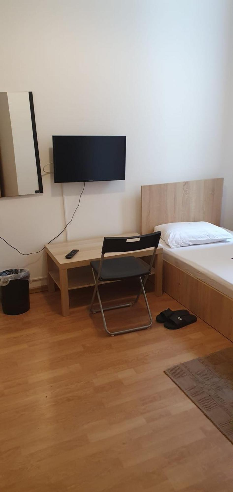 Cazare - Accommodation Бухарест Екстер'єр фото